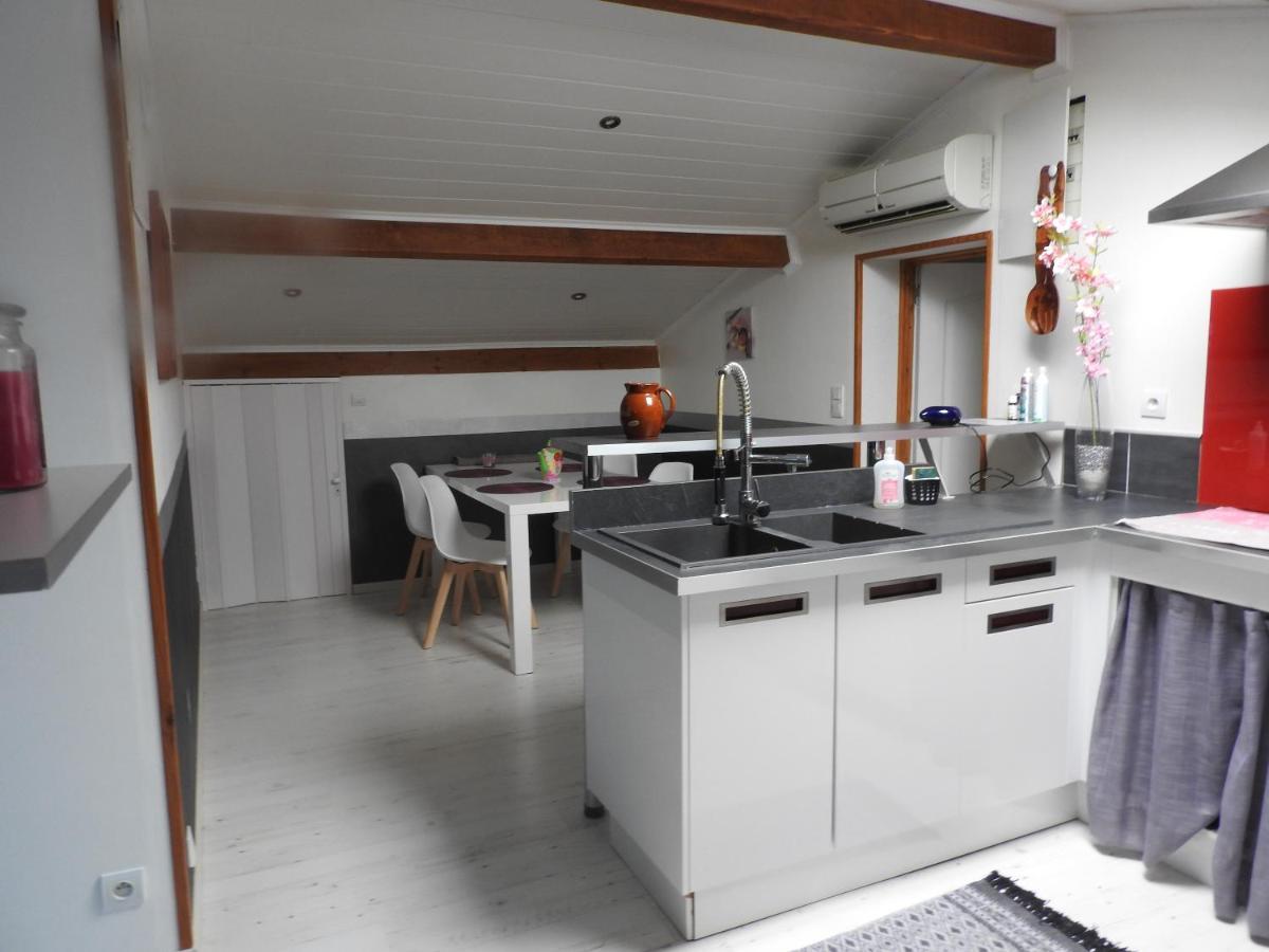 Appartement mansardé et climatisé 50 m2 Pompignan  Esterno foto