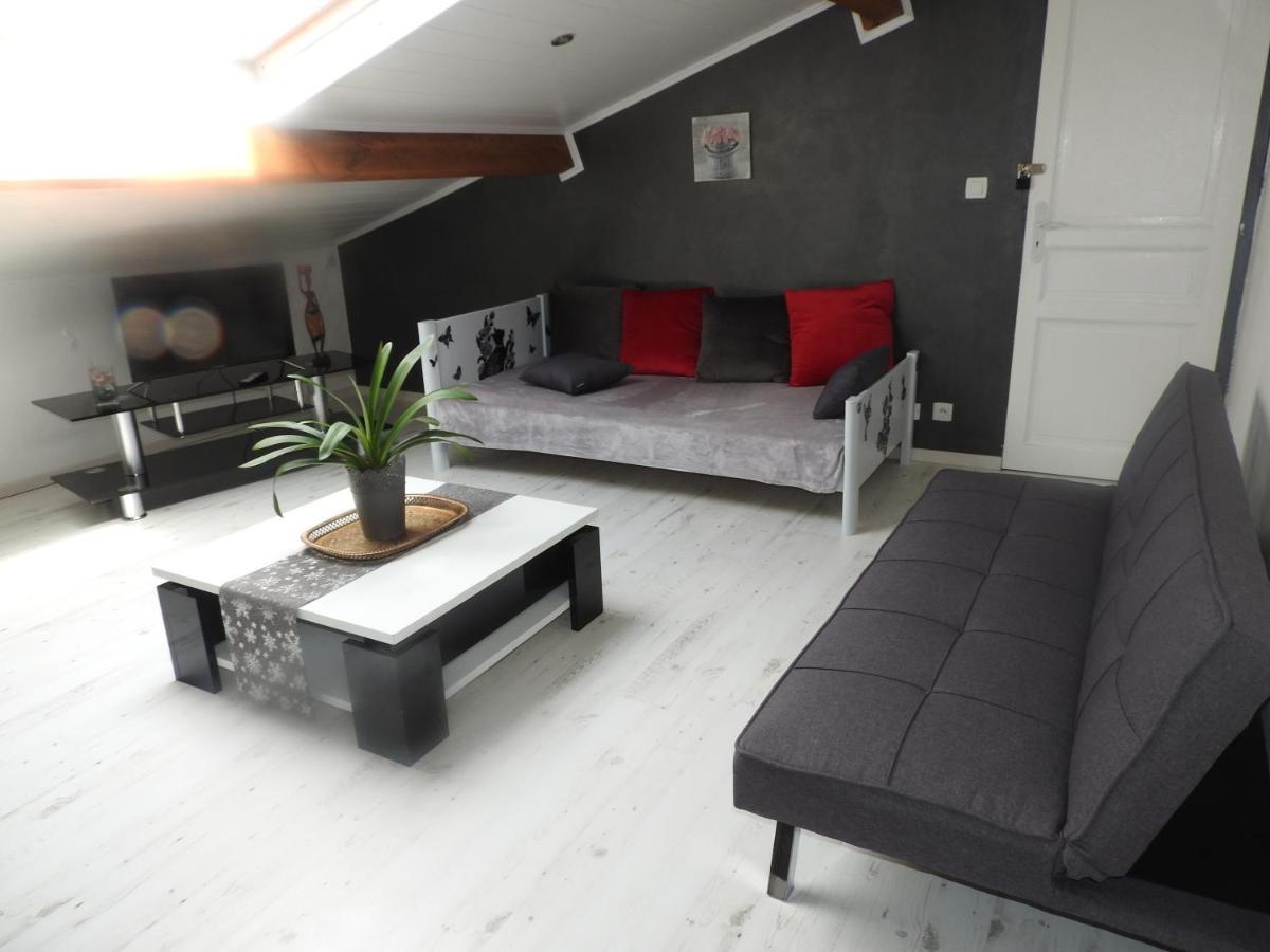 Appartement mansardé et climatisé 50 m2 Pompignan  Esterno foto