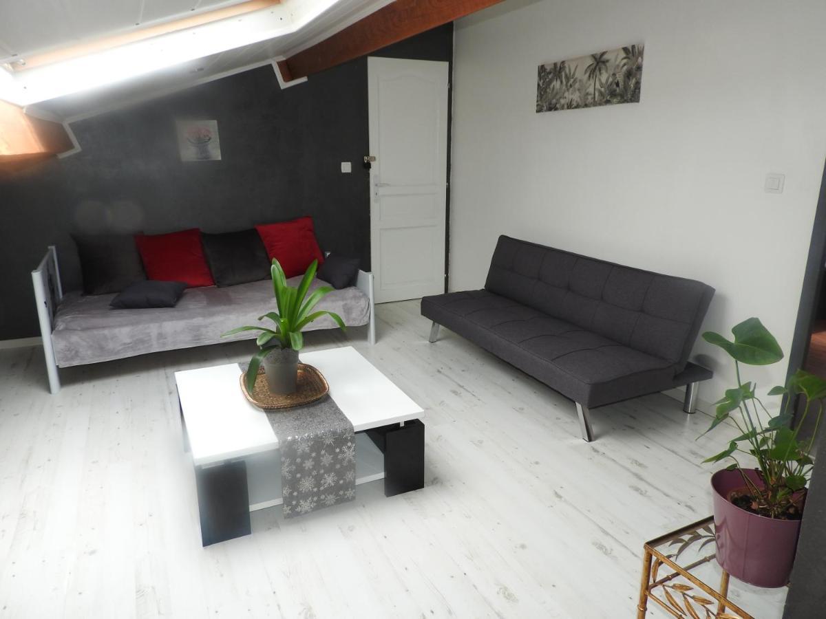 Appartement mansardé et climatisé 50 m2 Pompignan  Esterno foto