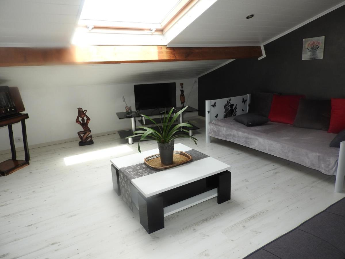 Appartement mansardé et climatisé 50 m2 Pompignan  Esterno foto
