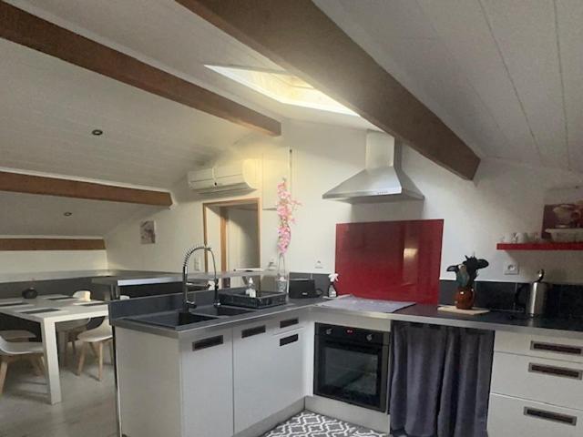 Appartement mansardé et climatisé 50 m2 Pompignan  Esterno foto