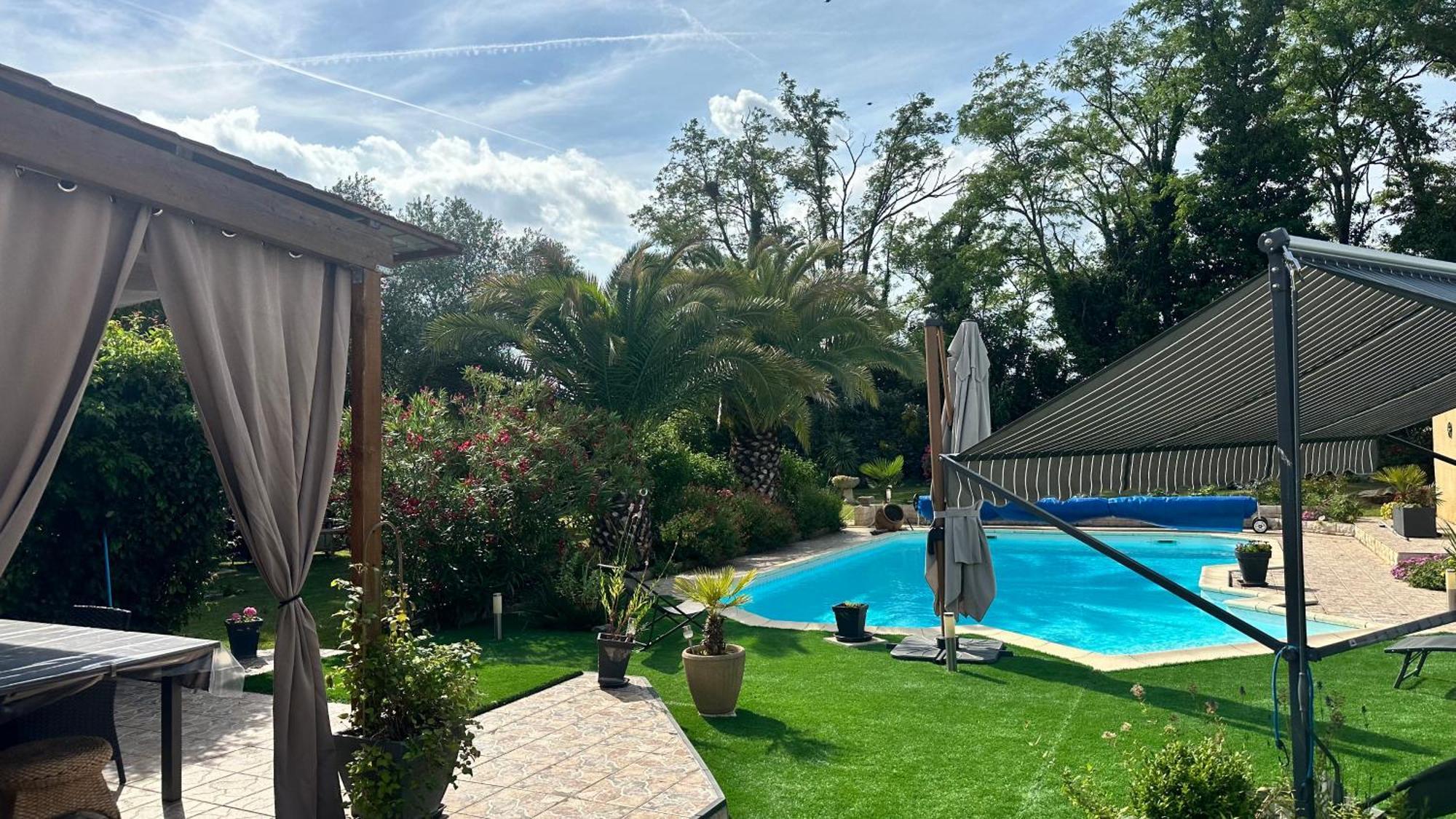 Appartement mansardé et climatisé 50 m2 Pompignan  Esterno foto